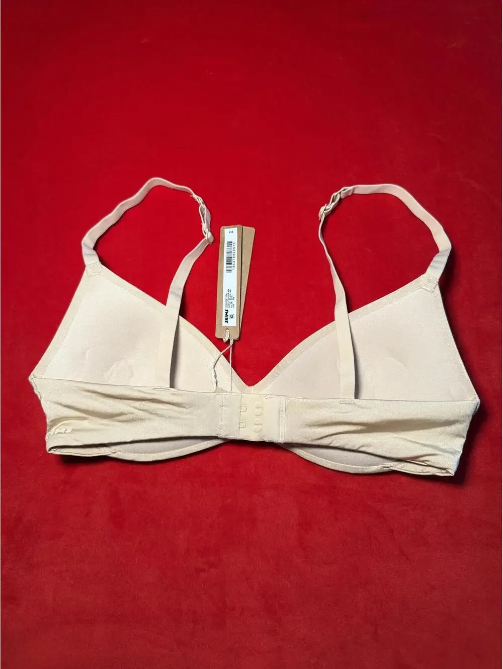 Skims Wireless Form Push Up Plunge Bra Color Sand Size 32B - Picture 2 of 3